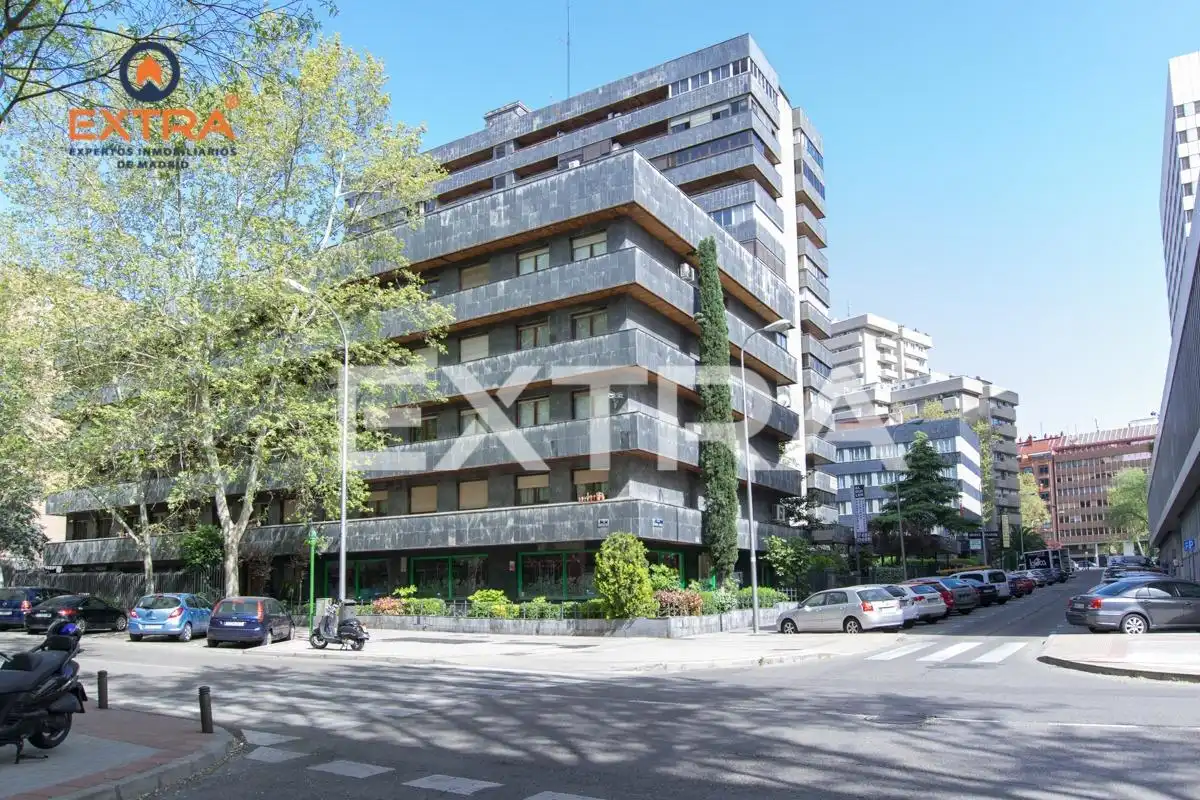 Exterior view of Garage for sale in Madrid