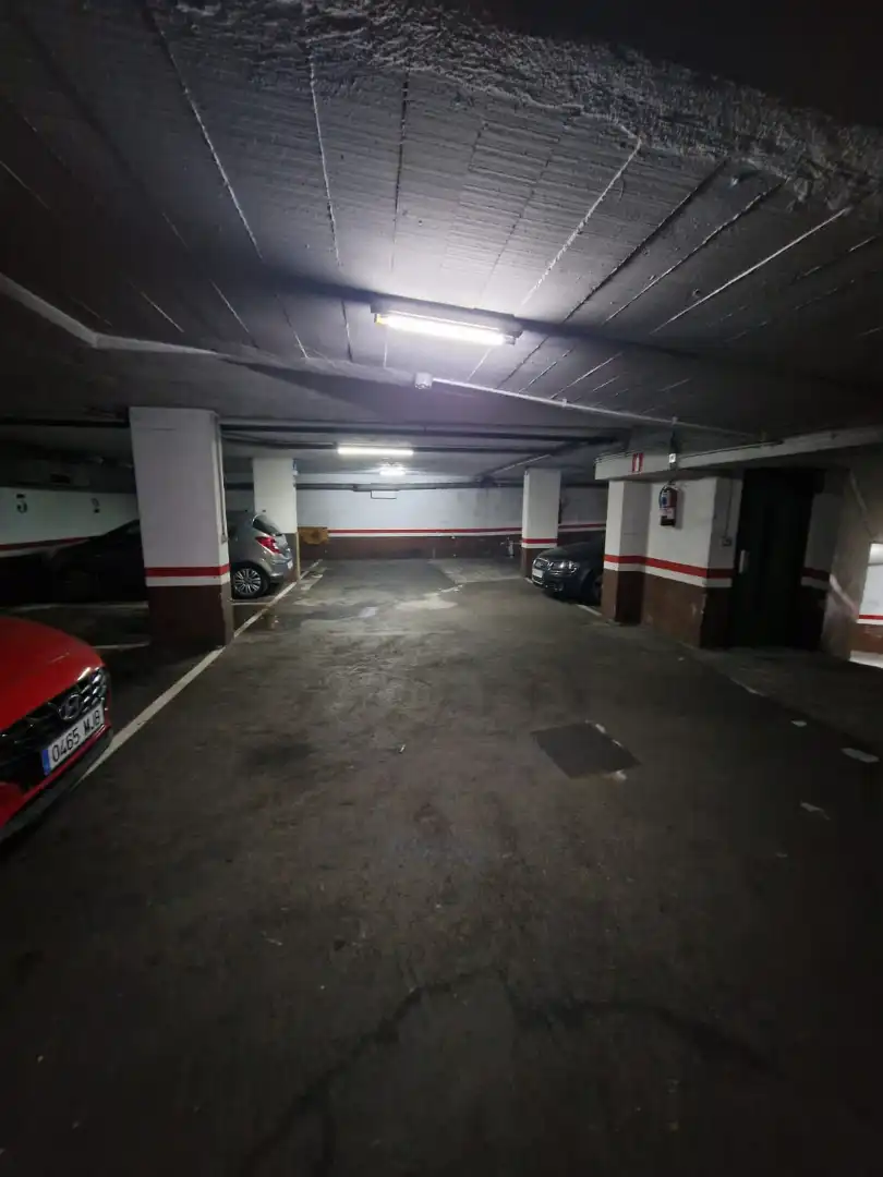 Einzelparkplatz mit Aufzug zum Verkauf in Felipe Uhagón Alkatearen Kalea 9, imagen 7