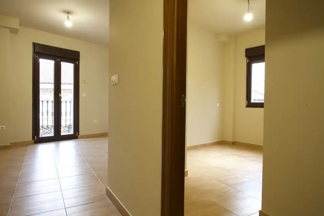 Piso en venta en Cabezón de la Sal con Calefacción y Balcón
