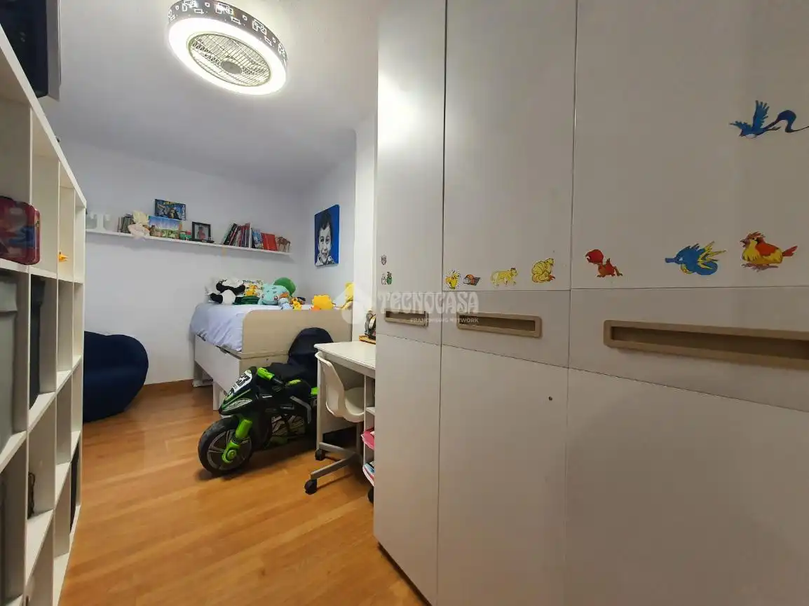 Bedroom of Flat for sale in Valencia  with Air Conditioner, Parquet flooring and Balcony