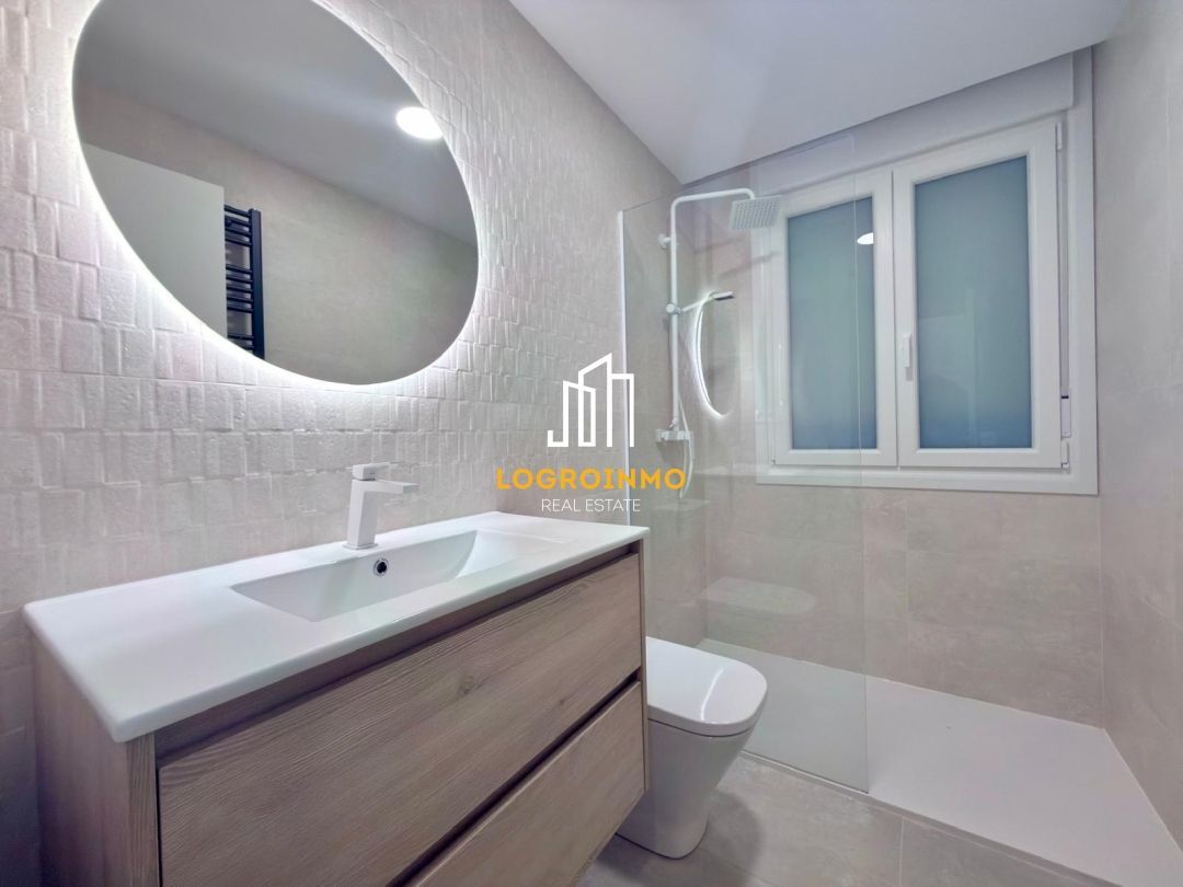 Bany de Pis en venda en  Logroño amb Calefacció i Terrassa