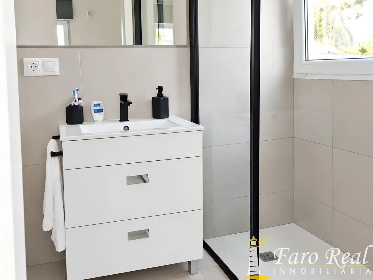 Bany de Apartament de lloguer en Centro - Calzada - Cabo Noval