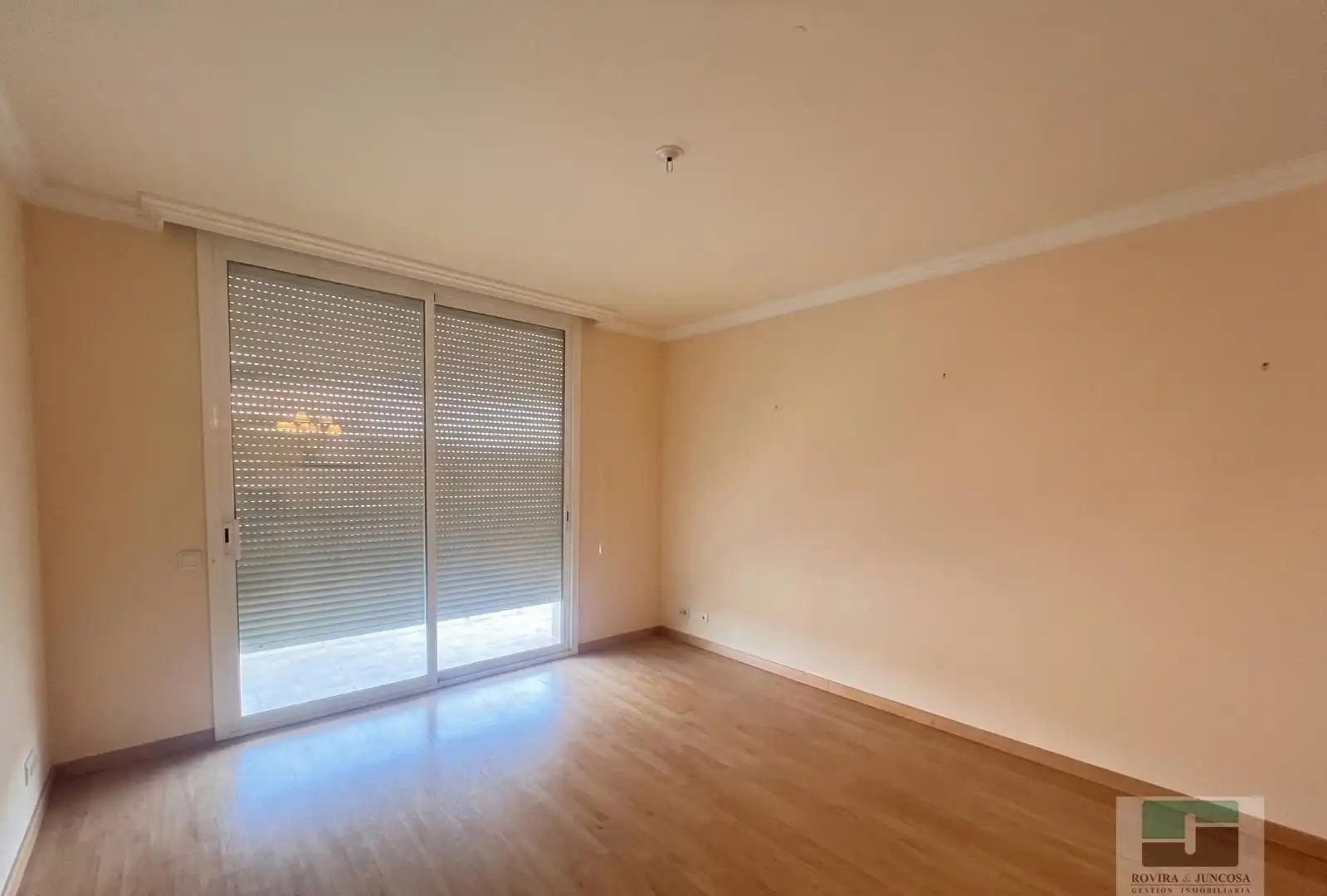 Dormitori de Pis de lloguer en Castelldefels amb Aire condicionat, Parquet i Terrassa