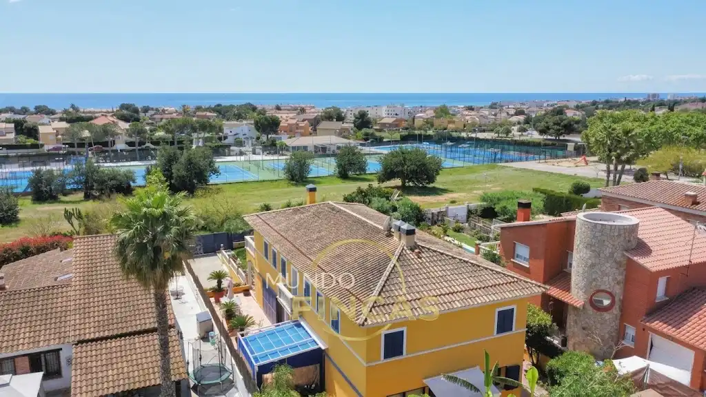 Villa avec terrasse à vendre à Carrer Ripollès, imagen 3