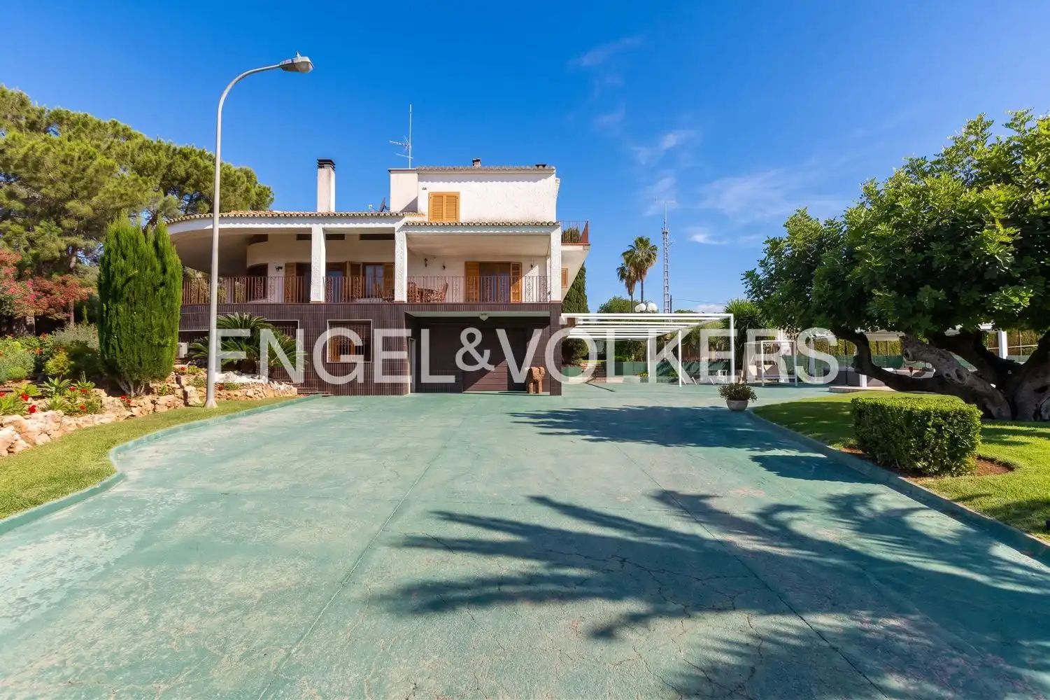 Vista exterior de Casa o chalet en venta en Chiva con Aire acondicionado, Calefacción y Jardín privado