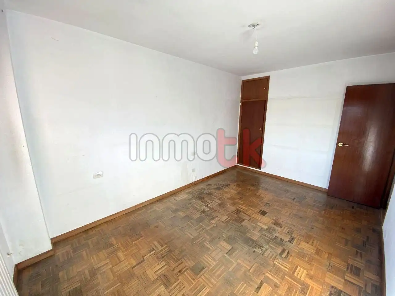 Schlafzimmer von Wohnung zum Verkauf in A Coruña Capital  mit Heizung und Abstellraum