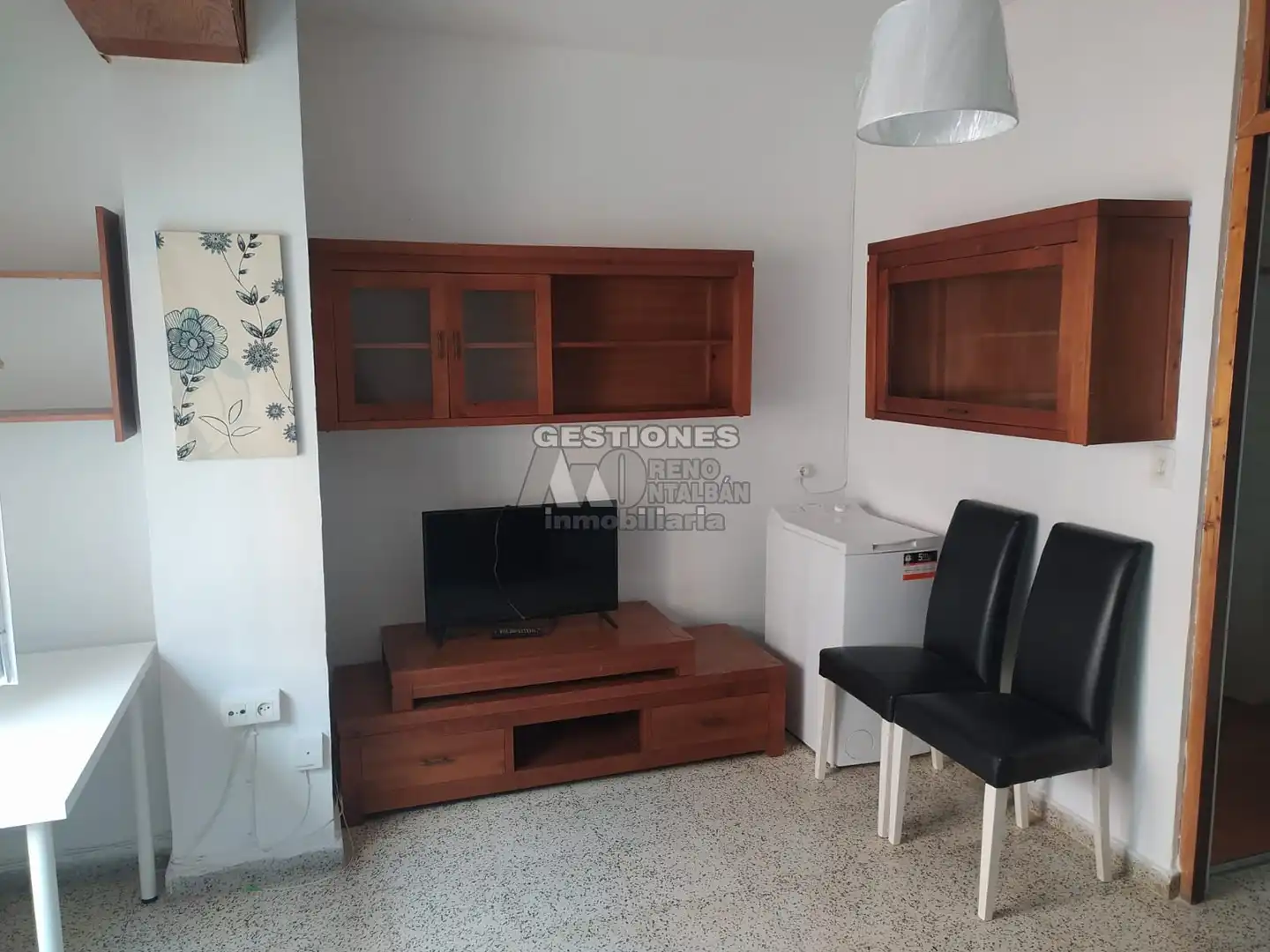 Sala de estar de Estudio de alquiler en Granada con Calefacción, Amueblado y Lavadora