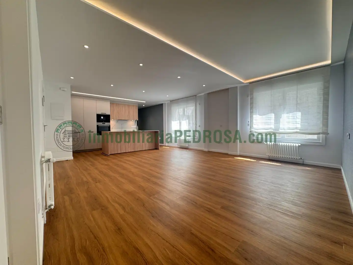 Sala d'estar de Pis en venda en Pontevedra Capital  amb Calefacció