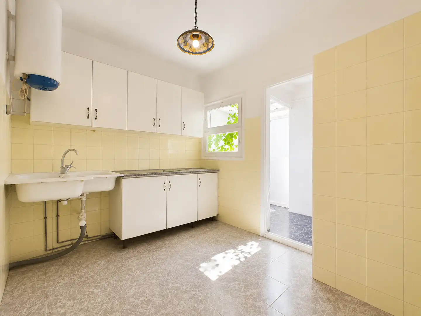 Cocina de Piso en venta en Santa Coloma de Gramenet con Terraza