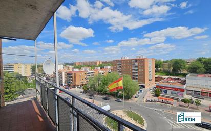 Vista exterior de Pis en venda en Alcalá de Henares amb Terrassa