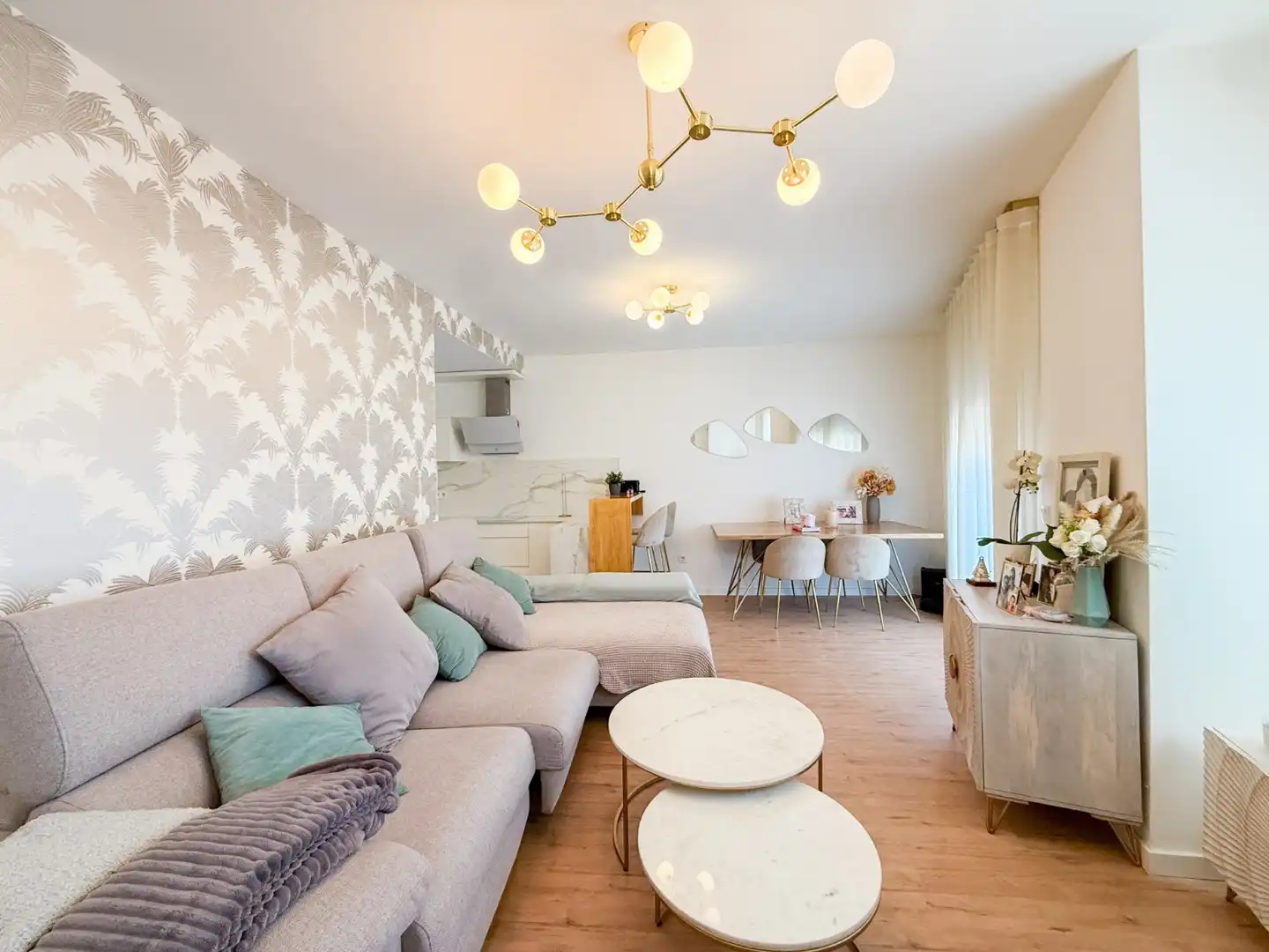 Sala de estar de Piso en venta en Águilas con Amueblado, Horno y Balcón