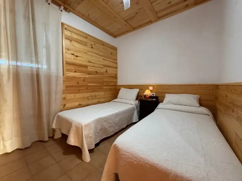 Habitación de Finca rústica en venta en Albons con Jardín privado, Terraza y Trastero