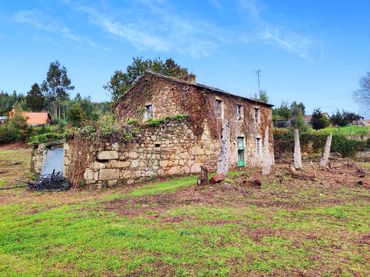Detached house with garden for sale in Cillobre