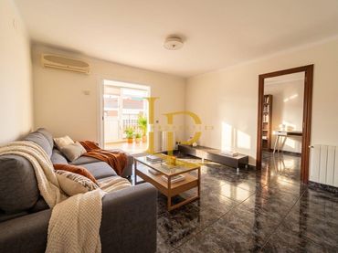 Ático con balcón en venta en Marianao