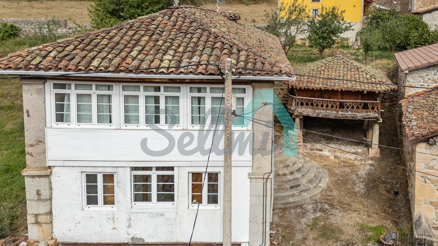 Vista exterior de Casa o xalet en venda en Somiedo amb Jardí privat, Parquet i Balcó