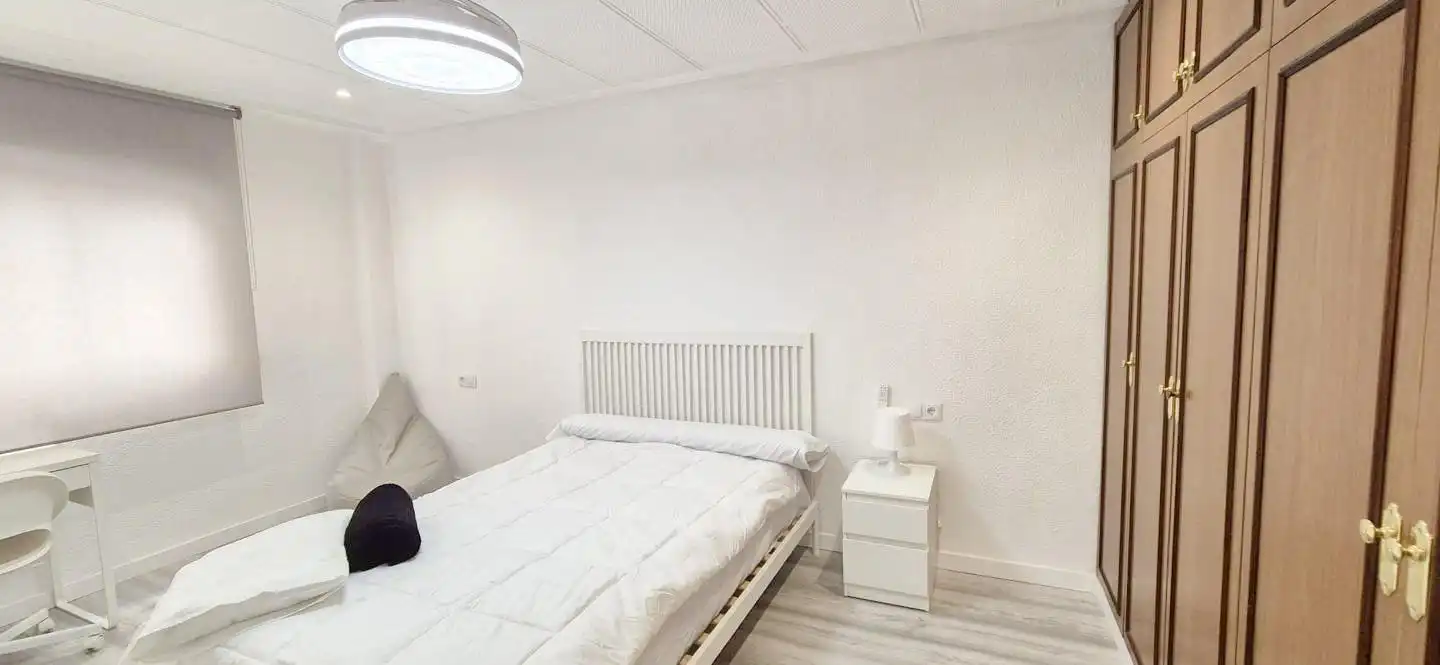 Schlafzimmer von Wohnung zum Verkauf in Elche / Elx mit Möbliert