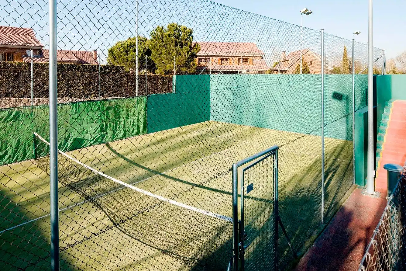 Vista exterior de Casa o xalet de lloguer en La Moraleja amb Aire condicionat, Calefacció i Jardí privat