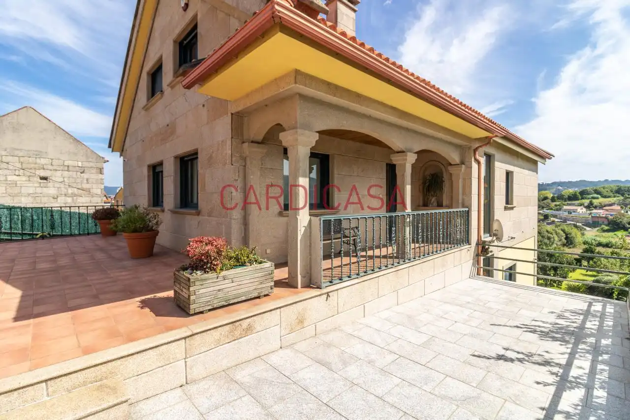 Terraza de Casa o chalet en venta en Vigo  con Calefacción, Jardín privado y Parquet
