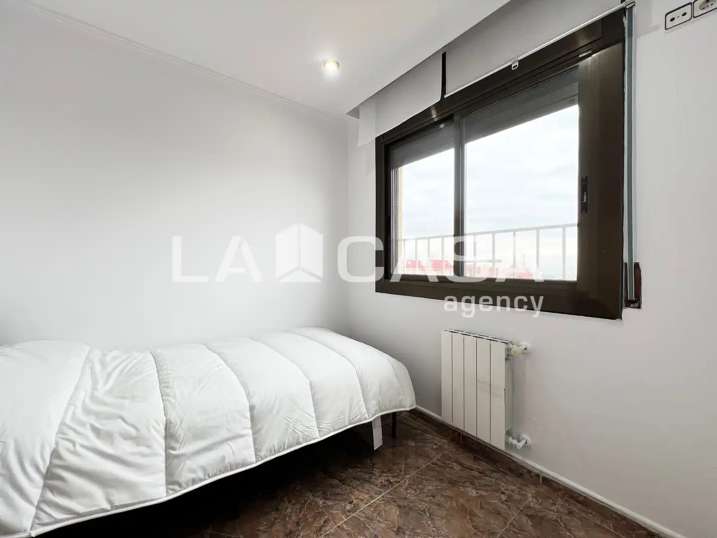 Habitación de Piso en venta en Badalona con Calefacción