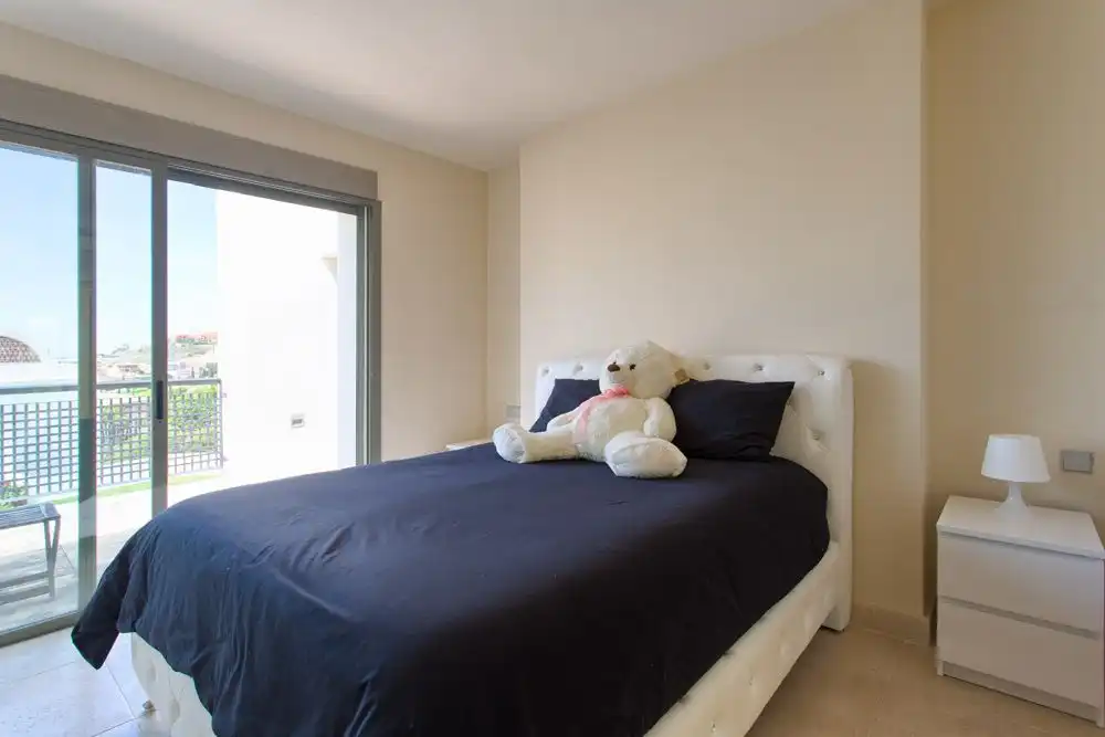 Bedroom of Apartments for sale in Benahavís  with Air Conditioner, Heating and Private garden