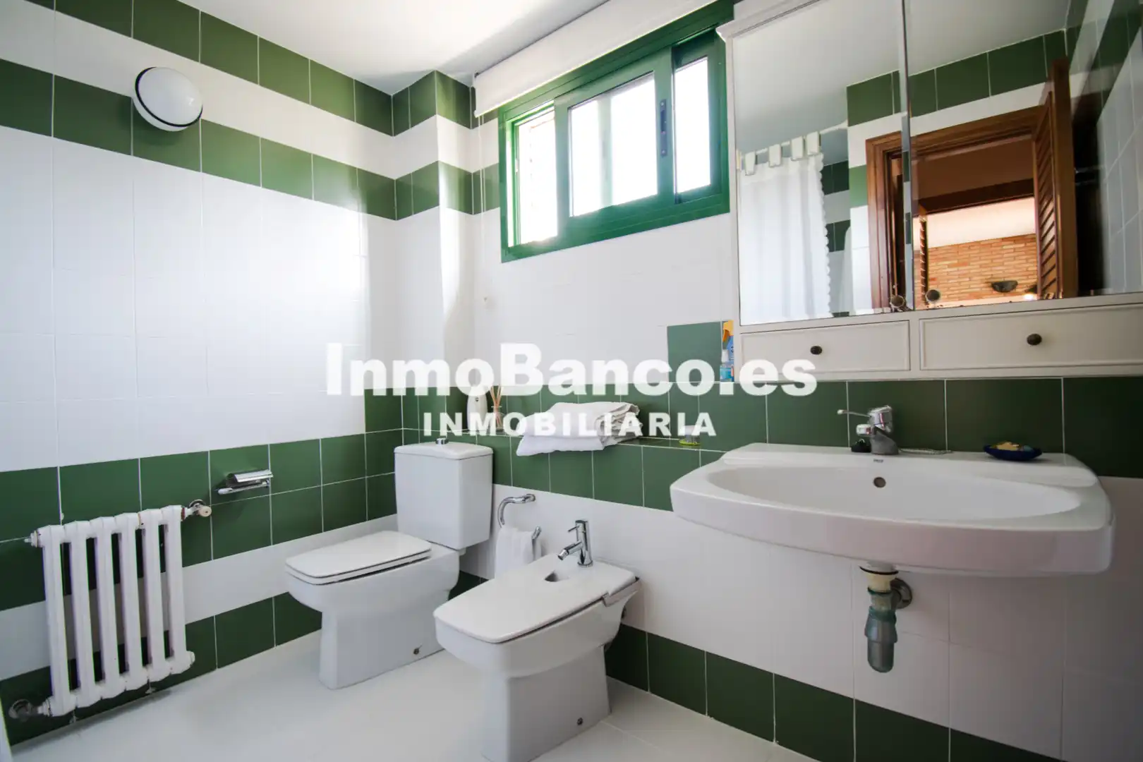 Baño de Casa o chalet en venta en Chiva con Aire acondicionado, Calefacción y Jardín privado