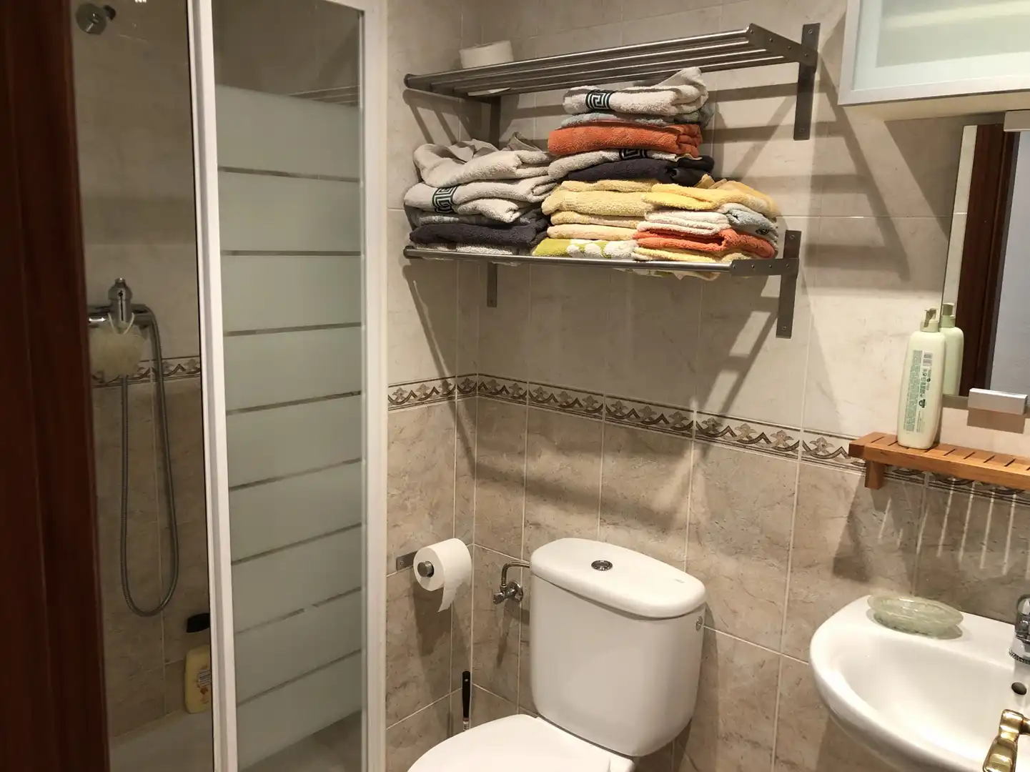 Bathroom of Flat for sale in Oviedo   with Heating, Parquet flooring and Storage room