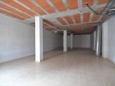 Local comercial en venda a Calle Tornavacas