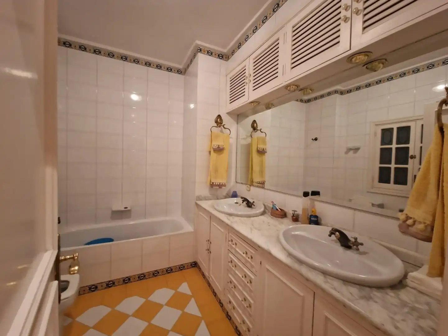 Baño de Casa o chalet en venta en Lora del Río con Aire acondicionado, Calefacción y Terraza