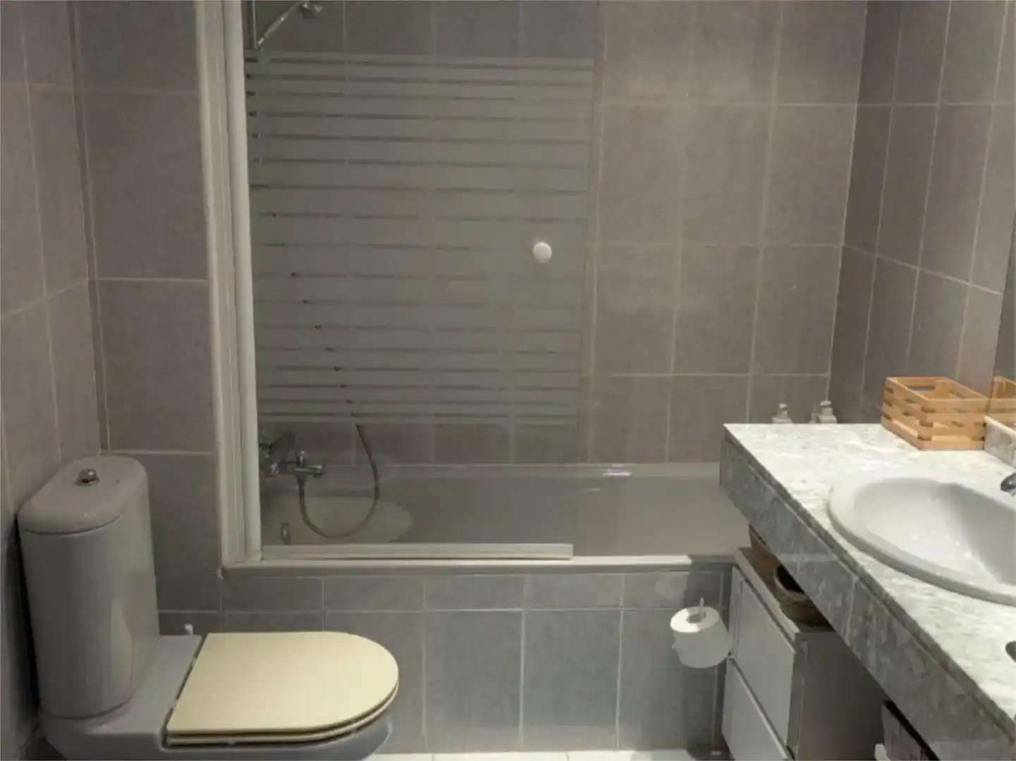 Baño de Casa o chalet de alquiler en Galapagar con Aire acondicionado, Jardín privado y Parquet