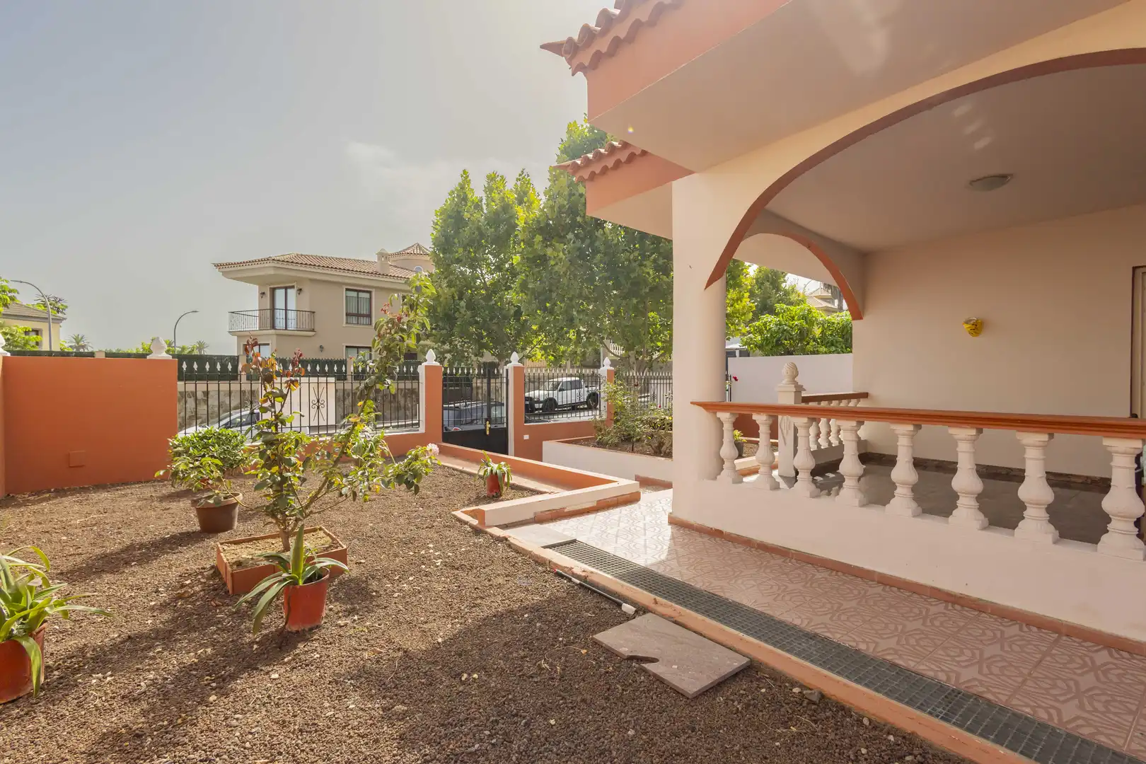 Terrasse von Einfamilien-Reihenhaus zum Verkauf in Los Realejos mit Privatgarten, Terrasse und Abstellraum