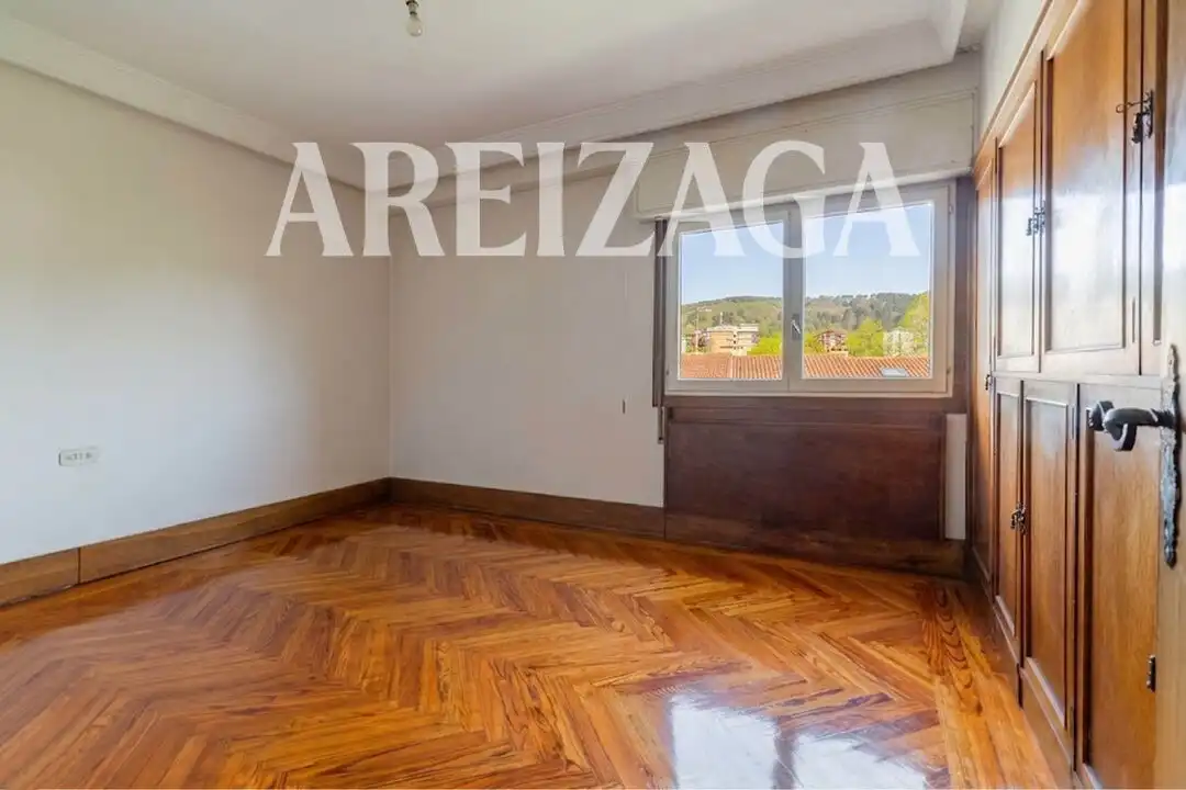 Habitación de Casa o chalet en venta en Donostia - San Sebastián  con Calefacción, Jardín privado y Terraza