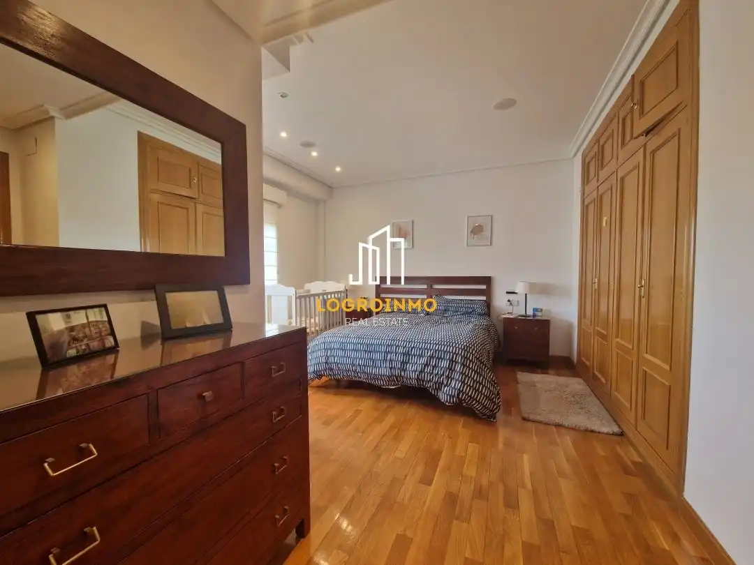 House with pool for sale in Avda. Madrid, imagen 29