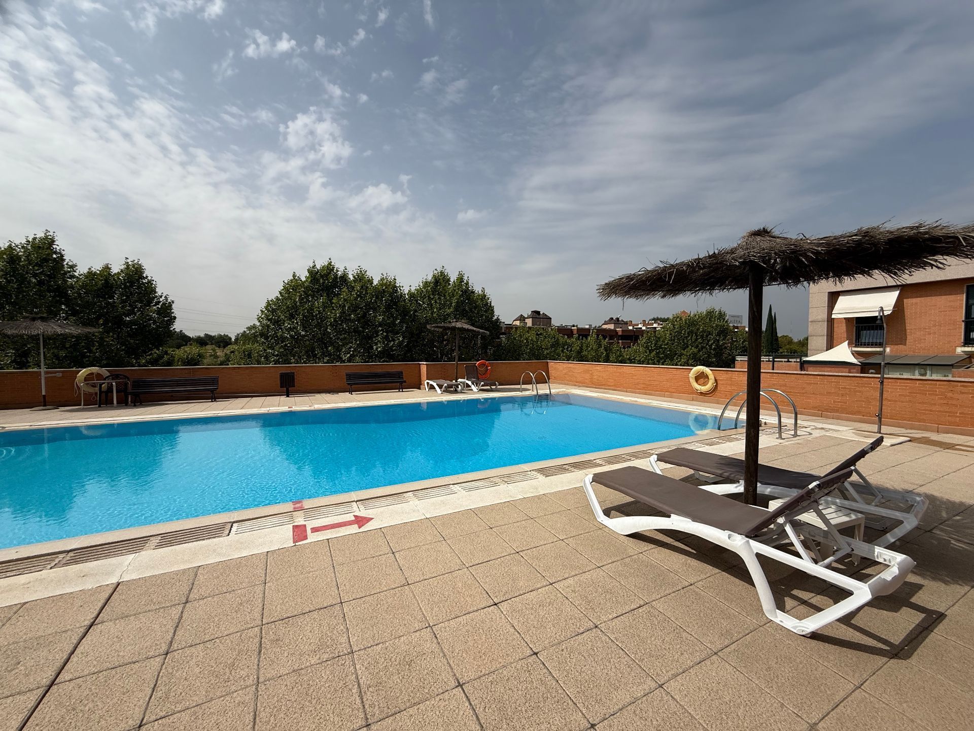 Swimming pool of Duplex for sale in Pozuelo de Alarcón  with Air Conditioner, Storage room and Community pool