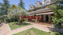 Jardí de Casa o xalet en venda en Las Rozas de Madrid amb Aire condicionat, Calefacció i Jardí privat