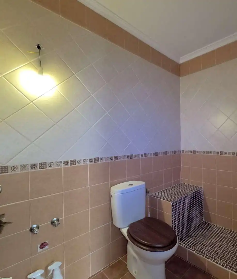 Bany de Apartament en venda en Fuengirola amb Aire condicionat, Terrassa i Traster