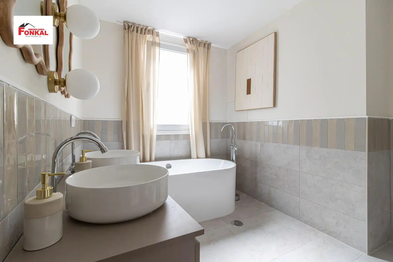 Bathroom of Flat for sale in Jerez de la Frontera  with Parquet flooring, Storage room and Furnished