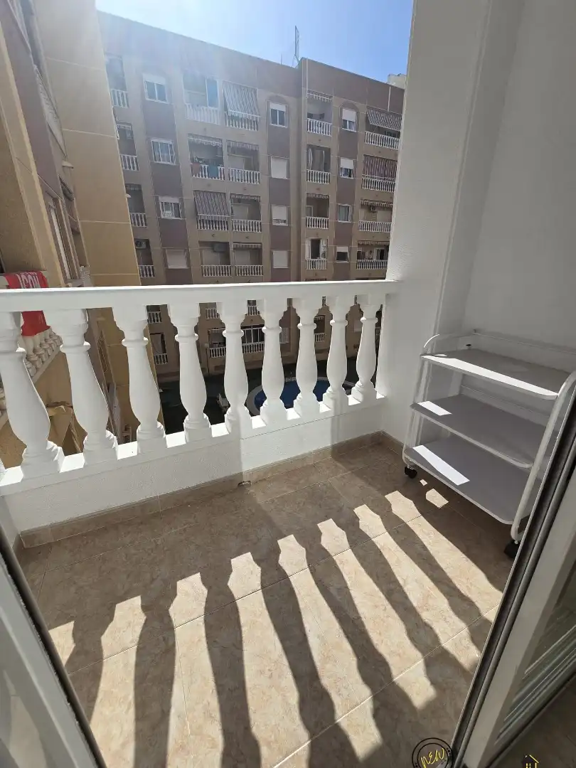 Terrassa de Estudi en venda en Torrevieja amb Moblat, Rentadora i Balcó