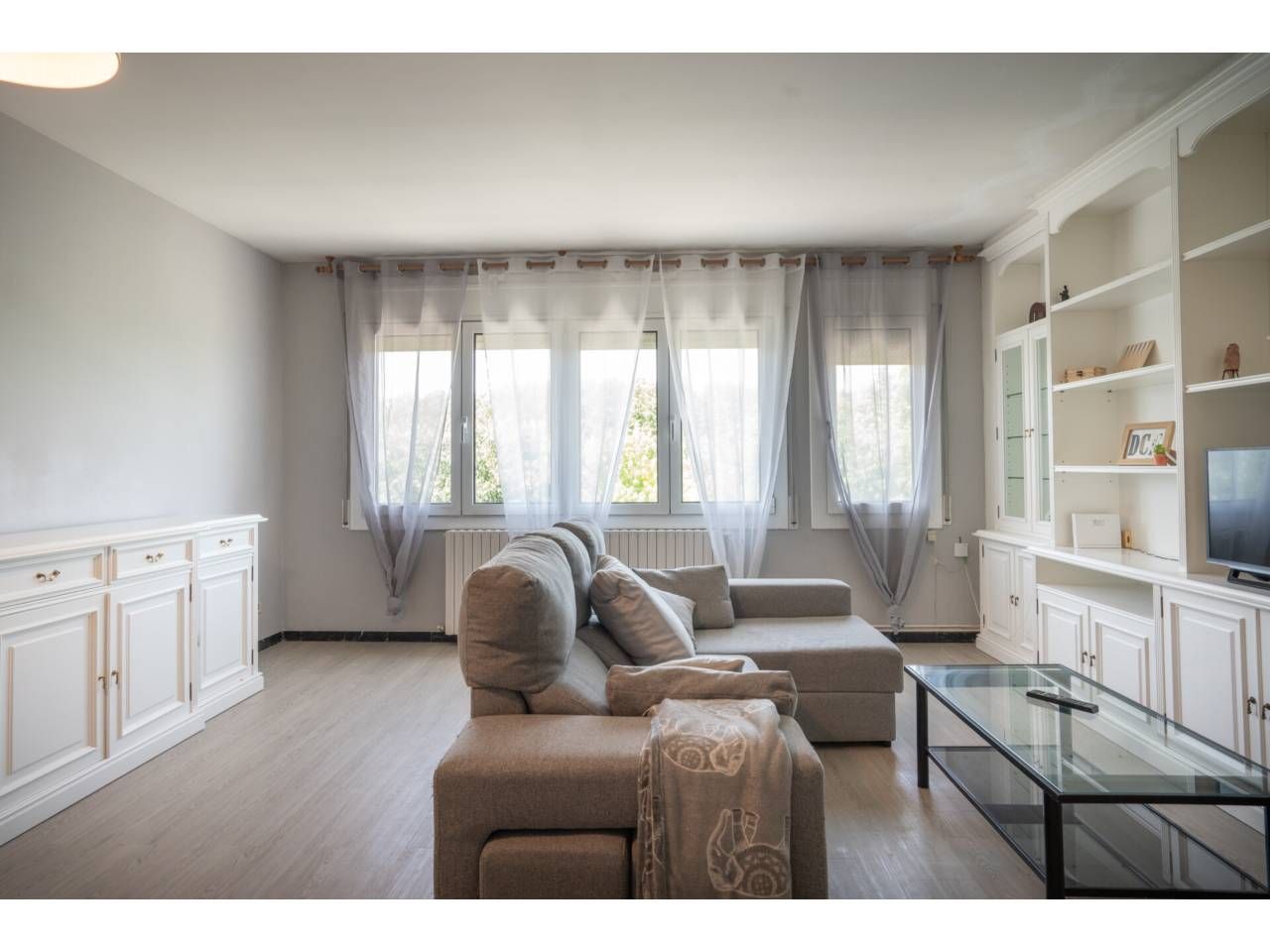 Sala de estar de Piso en venta en Santa Eugènia de Berga con Calefacción, Parquet y Trastero