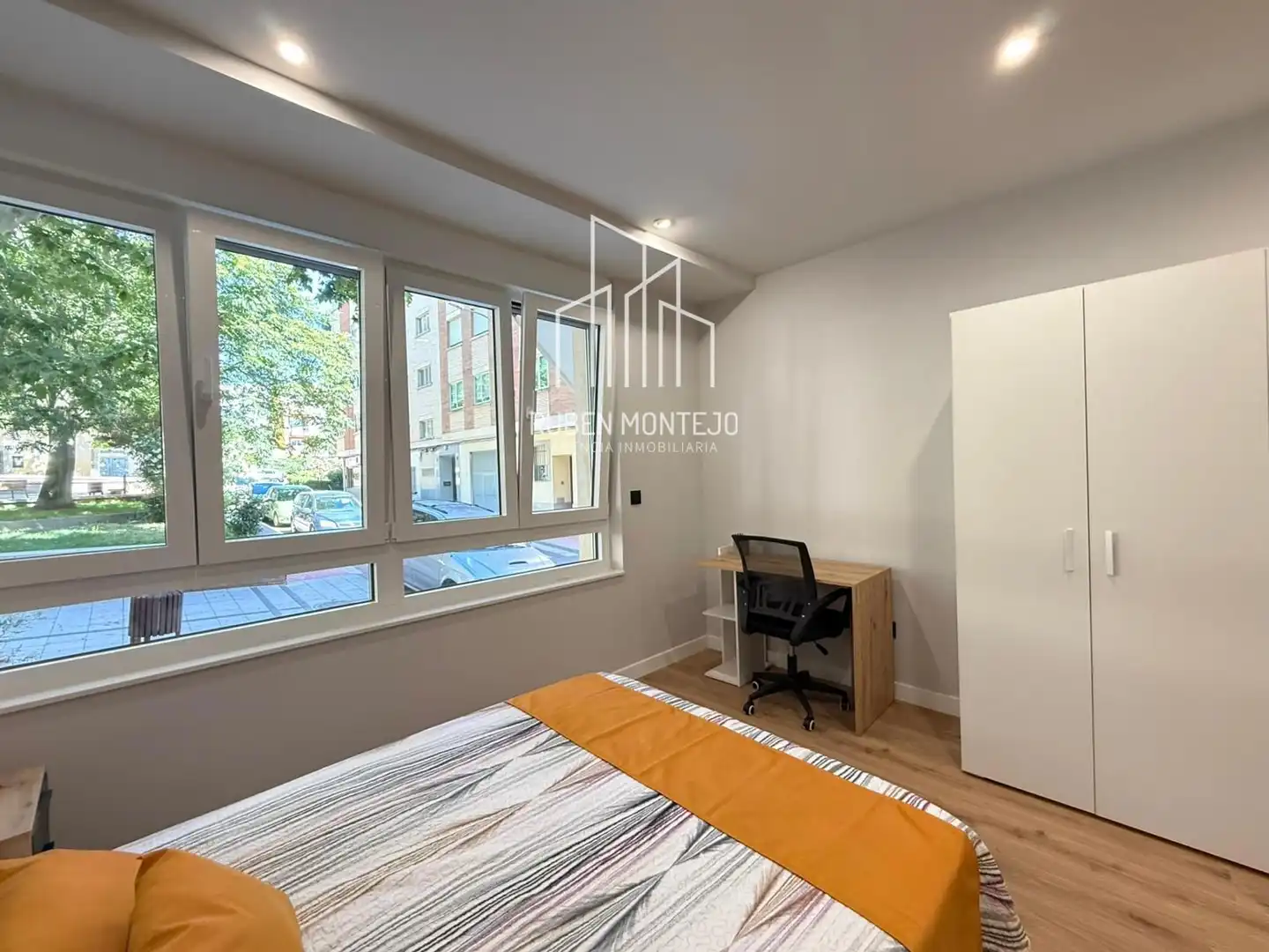 Schlafzimmer von Wohnungen zum Verkauf in Salamanca mit Heizung, Möbliert und Ofen