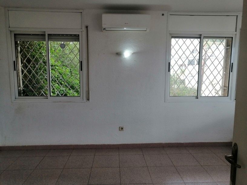 Dormitori de Pis en venda en  Barcelona Capital amb Aire condicionat i Alarma