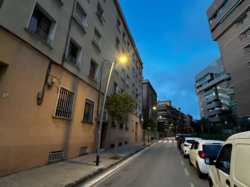 Außenansicht von Wohnung zum Verkauf in Esplugues de Llobregat