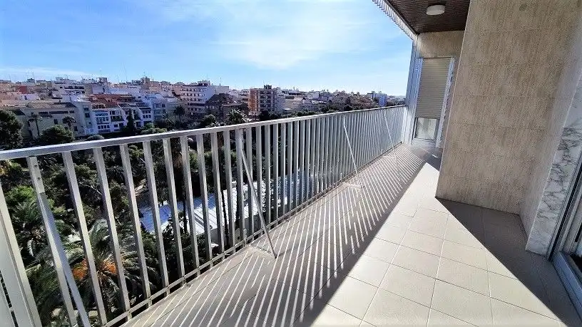 Vista exterior de Piso de alquiler en Elche / Elx con Aire acondicionado, Calefacción y Parquet