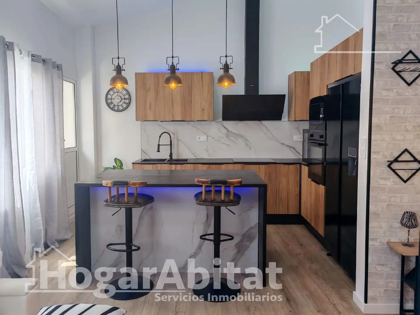 Kitchen of Attic for sale in Picassent  with Parquet flooring, Terrace and Furnished
