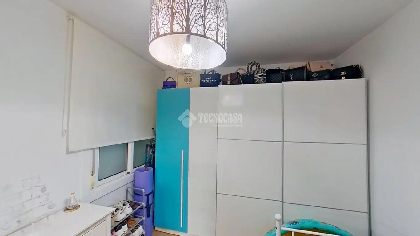 Bedroom of Flat for sale in Manresa  with Terrace, Storage room and Furnished