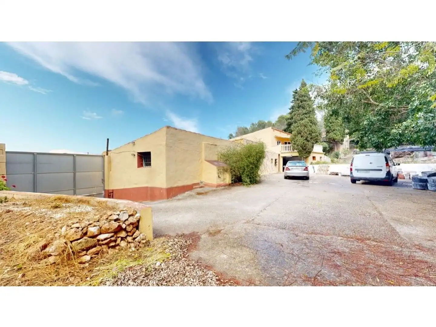 Vista exterior de Casa o xalet en venda en Tavernes de la Valldigna amb Terrassa i Piscina