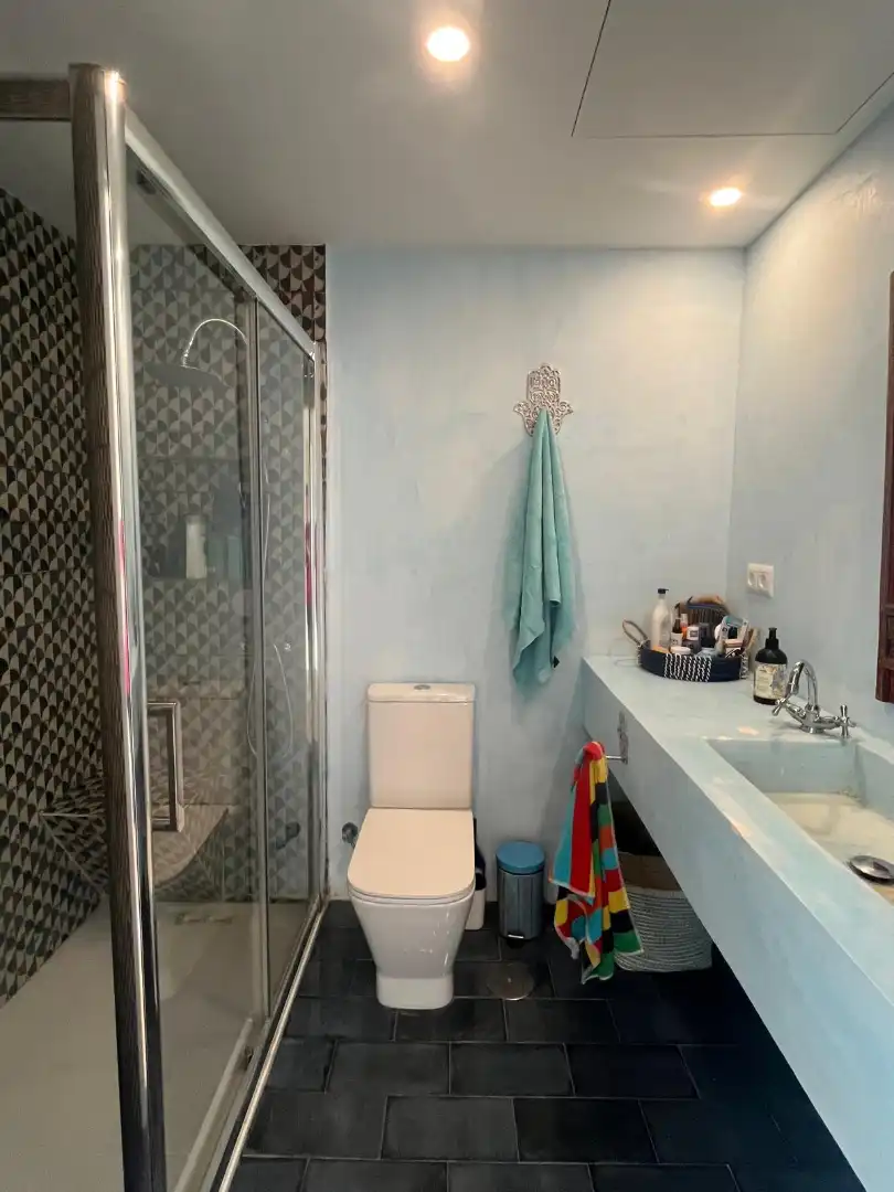 Baño de Casa adosada de alquiler en Vélez-Málaga con Aire acondicionado, Calefacción y Jardín privado