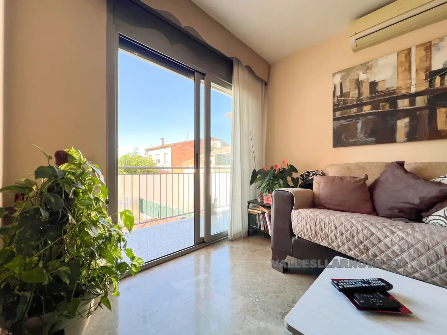Vista exterior de Casa o xalet en venda en Mollet del Vallès amb Aire condicionat, Calefacció i Jardí privat