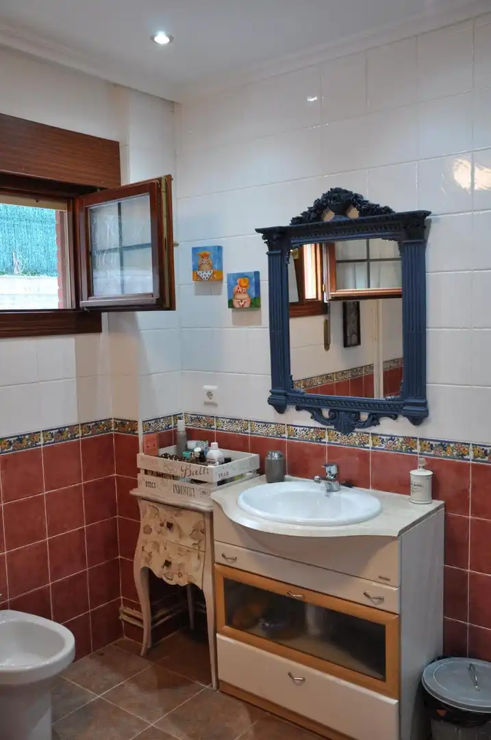 Baño de Casa o chalet en venta en Castro-Urdiales con Calefacción, Jardín privado y Terraza