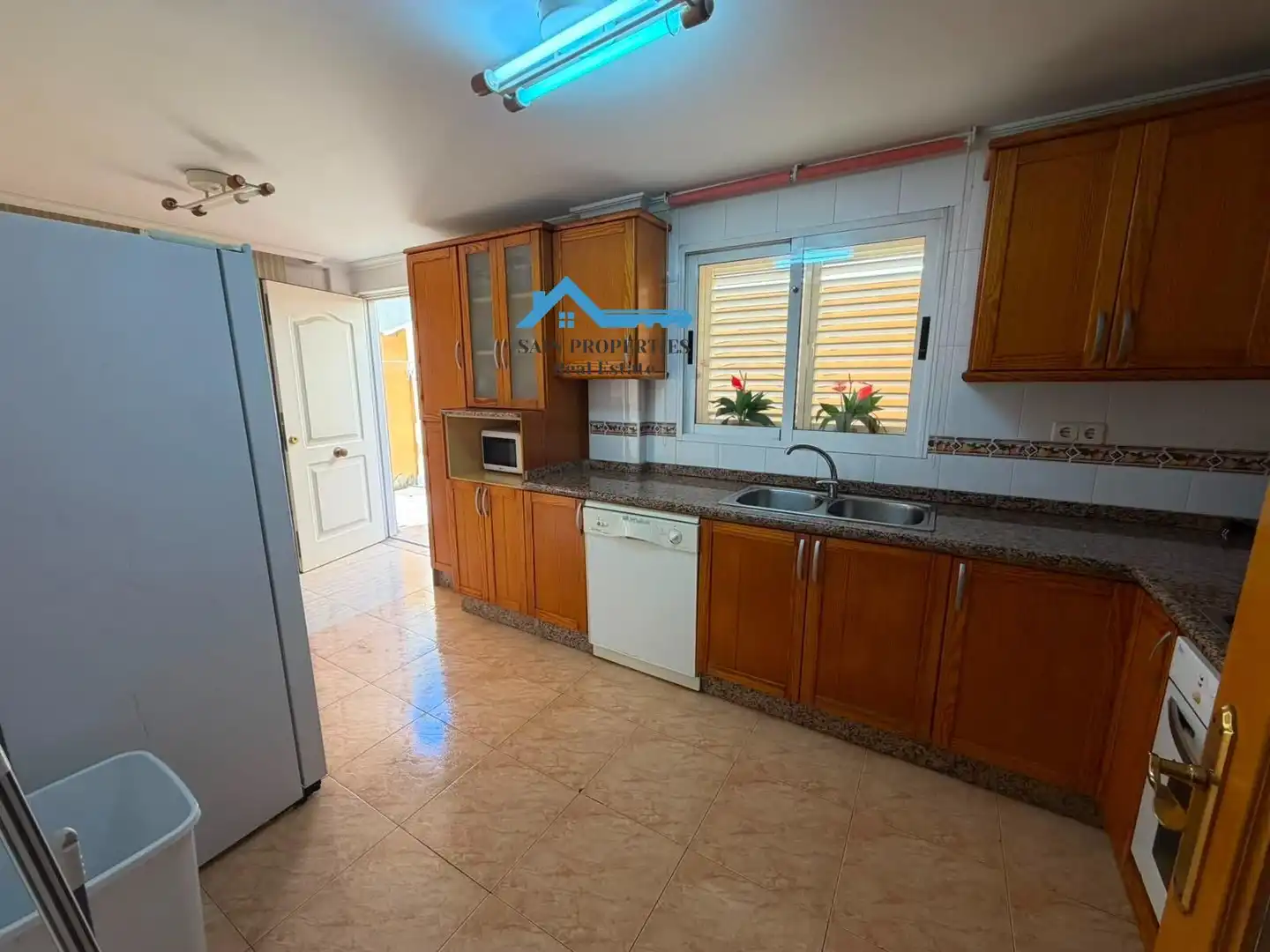Casa aparellada amb terrassa en venda a Coloma, imagen 11