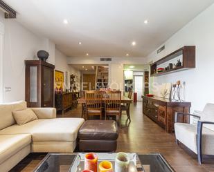 Sala d'estar de Dúplex en venda en Majadahonda amb Aire condicionat, Terrassa i Piscina